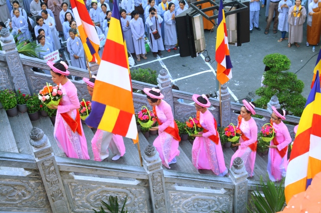 TP.HCM: Thiêng liêng đại lễ Phật đản tại chùa Phổ Quang