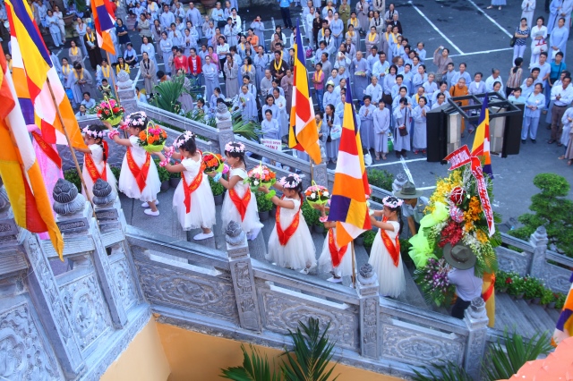 TP.HCM: Thiêng liêng đại lễ Phật đản tại chùa Phổ Quang