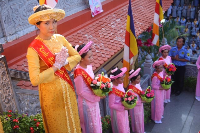 TP.HCM: Thiêng liêng đại lễ Phật đản tại chùa Phổ Quang