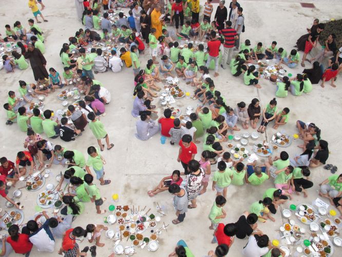 Hà Nội: Khóa tu chùa Nam Dư Thượng với chương trình cả nhà cùng vượt khó và viết lời kinh Phật