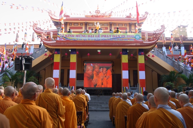 TP.HCM: Thiêng liêng đại lễ Phật đản tại chùa Phổ Quang