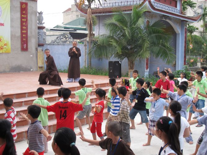 Hà Nội: Chùm ảnh đọng lại trong khóa tu mùa hè 2013 chùa Nam Du Thượng