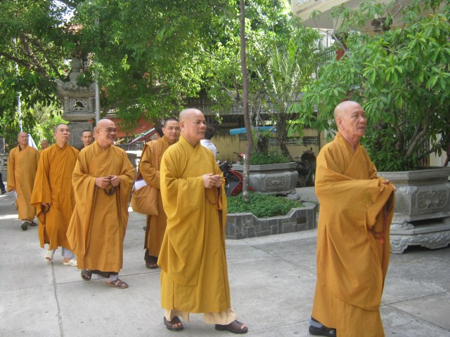 Ban Hoằng Pháp TW GHPGVN thăm trường hạ Khánh Hòa