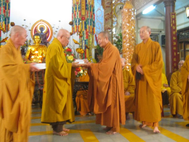 Ban Hoằng Pháp TW GHPGVN thăm trường hạ Khánh Hòa