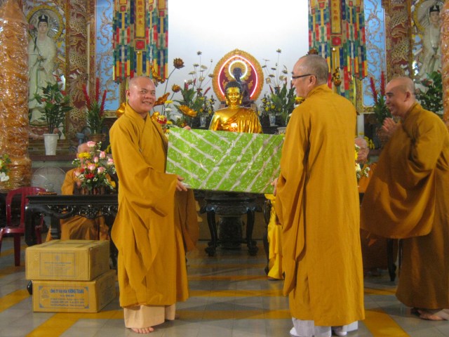 Ban Hoằng Pháp TW GHPGVN thăm trường hạ Khánh Hòa