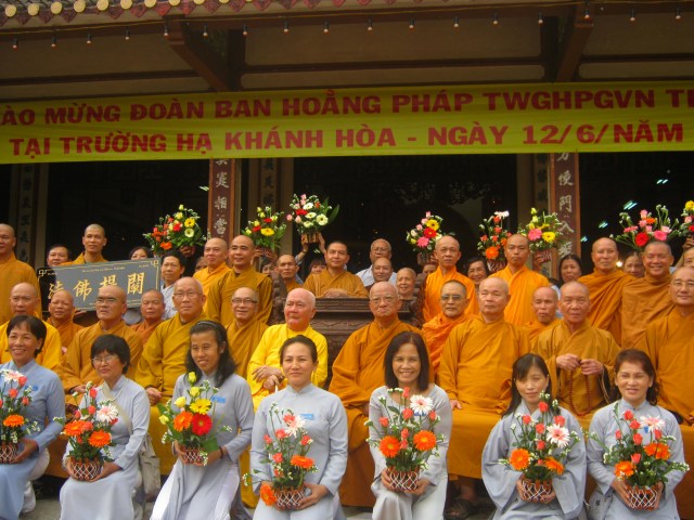 Ban Hoằng Pháp TW GHPGVN thăm trường hạ Khánh Hòa