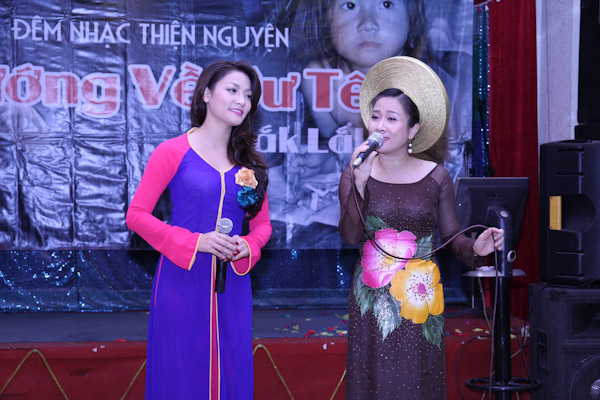 TP.HCM: Đêm nhạc kêu gọi từ thiện &quot;Hướng về Cư Tê&quot;