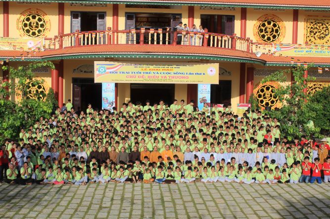 Đồng Tháp: Sư cô Hương Nhũ với pháp thoại “Hiểu và Thương” – Hội trại tuổi trẻ và cuộc sống