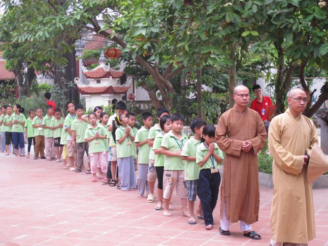Hà Nội: Chùm ảnh cuộc thi trò chơi dân gian khóa tu chùa Nam Dư Thượng