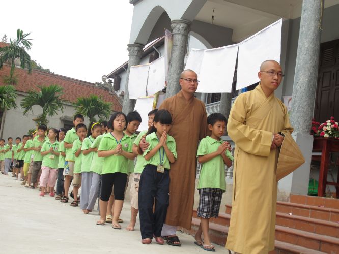 Hà Nội: Chùm ảnh cuộc thi trò chơi dân gian khóa tu chùa Nam Dư Thượng