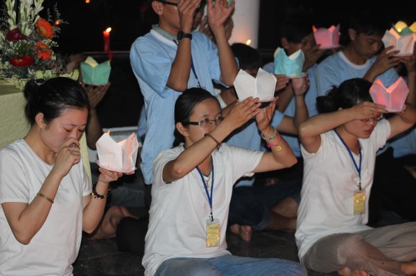 Buôn Mê: Thương màu áo trắng của Thiện Tài Đồng Tử