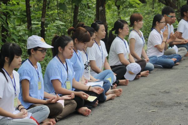 Buôn Mê: Thương màu áo trắng của Thiện Tài Đồng Tử