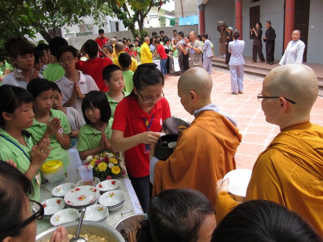 Hà Nội: Có một phiên chợ vui tươi tại chùa Nam Dư Thượng