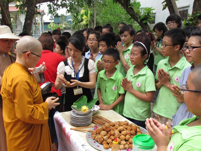 Hà Nội: Có một phiên chợ vui tươi tại chùa Nam Dư Thượng