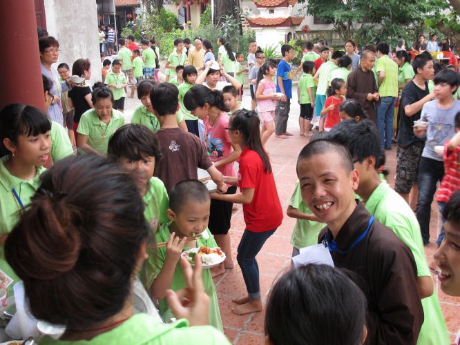 Hà Nội: Có một phiên chợ vui tươi tại chùa Nam Dư Thượng
