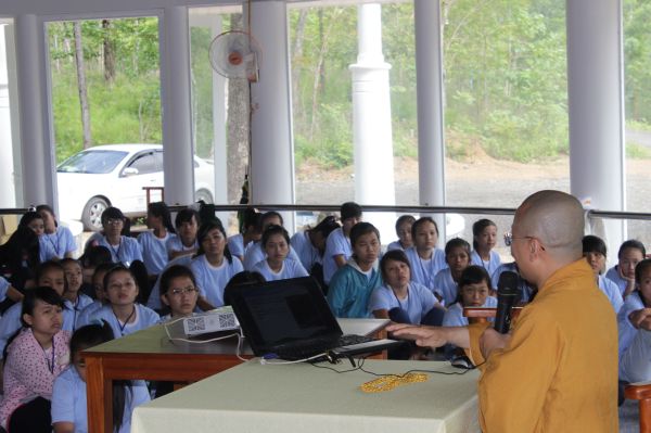 Đắc Lắc: TT. Thích Nhật Từ và pháp thoại “NHỮNG SAI LẦM TUỔI TEEN”