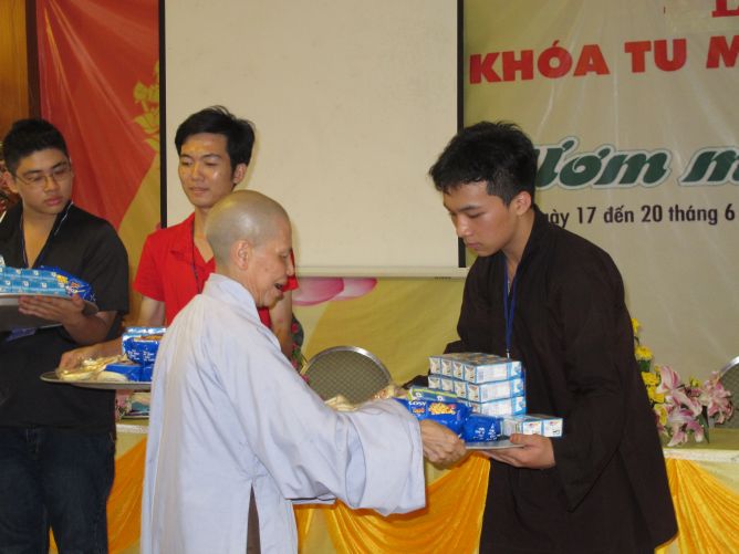 Hà Nội: Bế mạc khóa tu mùa hè tại chùa Nam Dư Thượng