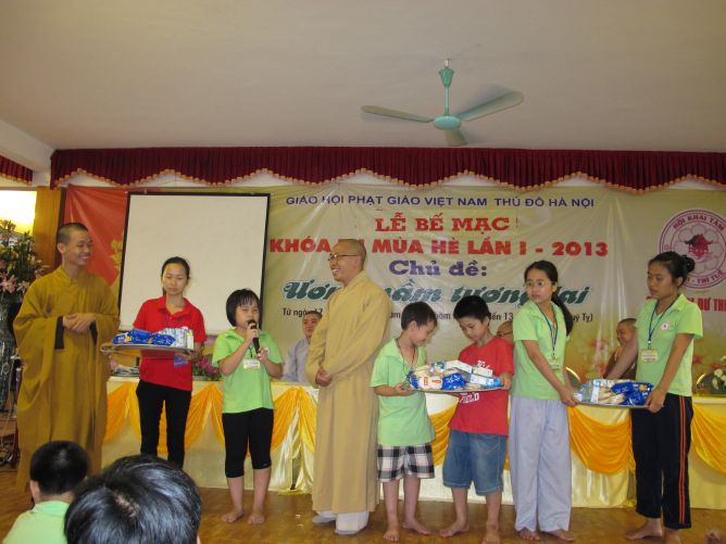 Hà Nội: Bế mạc khóa tu mùa hè tại chùa Nam Dư Thượng