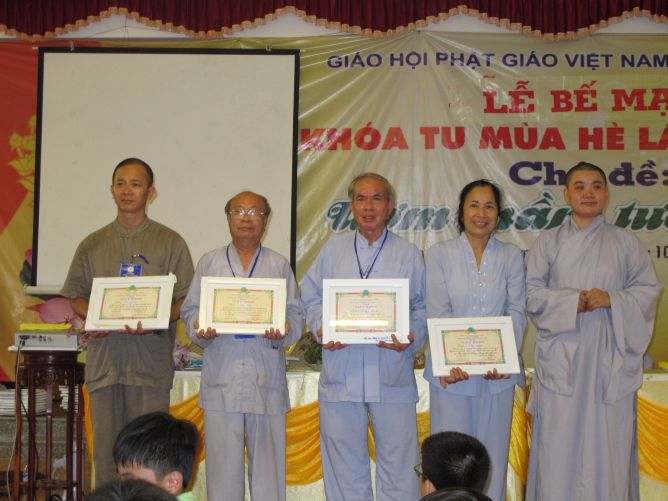 Hà Nội: Bế mạc khóa tu mùa hè tại chùa Nam Dư Thượng