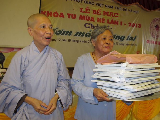 Hà Nội: Bế mạc khóa tu mùa hè tại chùa Nam Dư Thượng