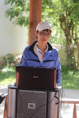 Buôn Mê: Thương màu áo trắng của Thiện Tài Đồng Tử