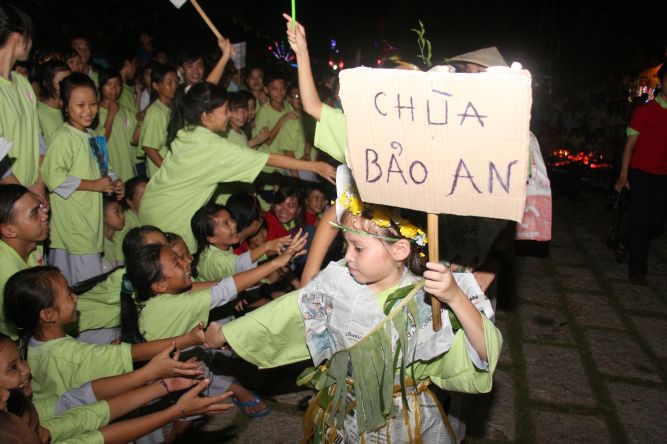 Đồng Tháp: Đêm thi thời trang và lửa trại hoành tráng của hội trại “Hiểu và Thương&quot;