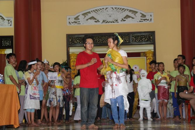 Đồng Tháp: Đêm thi thời trang và lửa trại hoành tráng của hội trại “Hiểu và Thương&quot;