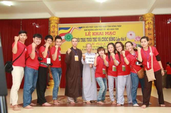 Đồng Tháp: Đêm thi thời trang và lửa trại hoành tráng của hội trại “Hiểu và Thương&quot;