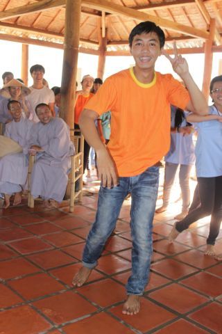 Buôn Mê: Thương màu áo trắng của Thiện Tài Đồng Tử