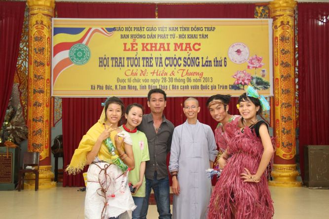 Đồng Tháp: Đêm thi thời trang và lửa trại hoành tráng của hội trại “Hiểu và Thương&quot;