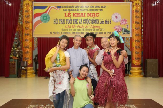 Đồng Tháp: Đêm thi thời trang và lửa trại hoành tráng của hội trại “Hiểu và Thương&quot;