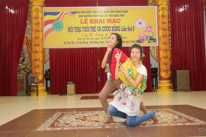 Đồng Tháp: Đêm thi thời trang và lửa trại hoành tráng của hội trại “Hiểu và Thương&quot;