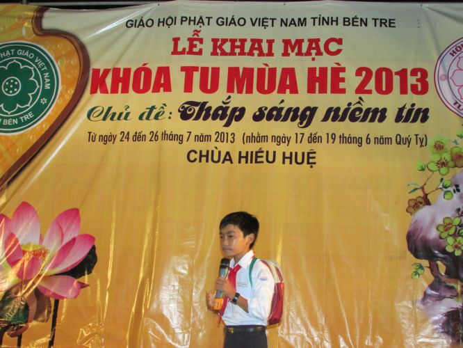Bến Tre: Sôi động đêm thi thời trang, văn nghệ tại khóa tu “Thắp sáng niềm tin”