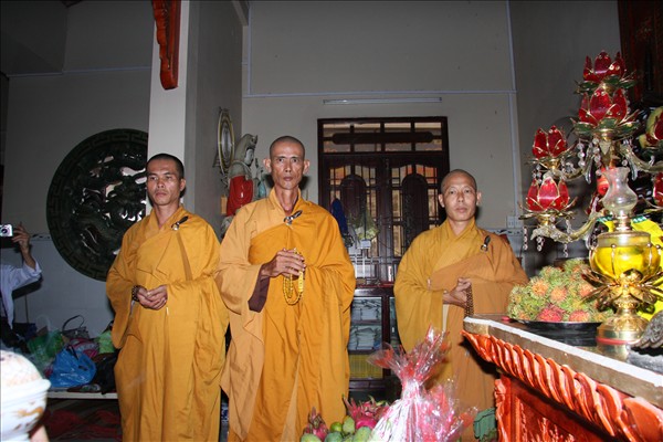 Long an: Lễ Mộc Dục Tại Chùa Khánh Ninh