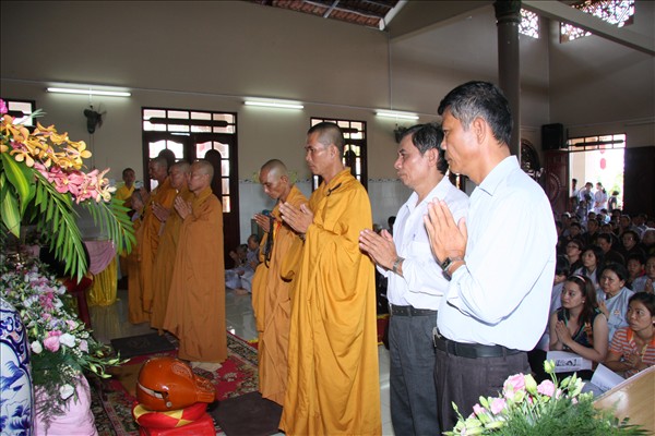 Long an: Lễ Mộc Dục Tại Chùa Khánh Ninh