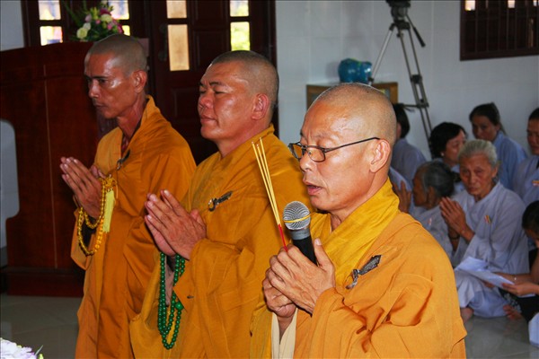 Long an: Lễ Mộc Dục Tại Chùa Khánh Ninh