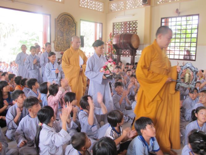 Tiền Giang: Khóa tu “vươn tới những ước mơ” với “Bến đổ đời con”