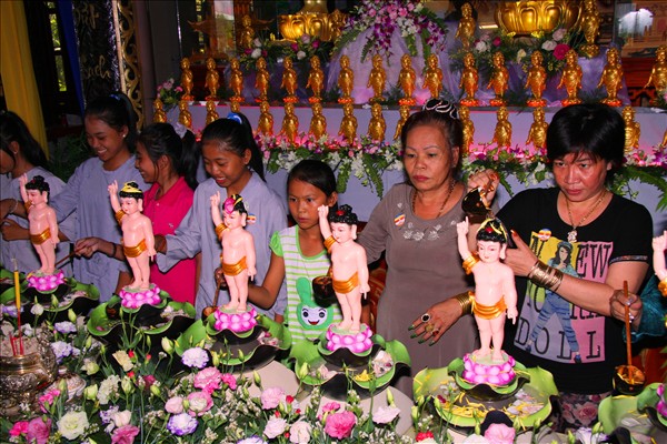 Long an: Lễ Mộc Dục Tại Chùa Khánh Ninh