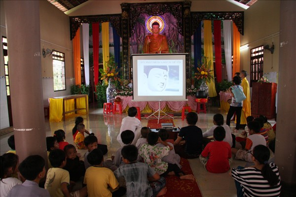 Long an: Lễ Mộc Dục Tại Chùa Khánh Ninh