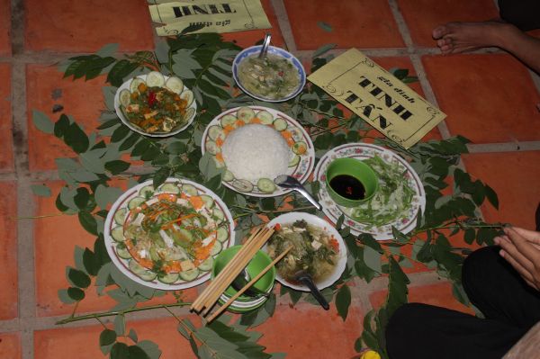 Buôn Mê: Bửa cơm yêu thương tại khóa tu Thiện Tài Đồng Tử