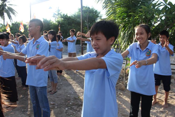 Khánh Hòa: ĐĐ. Thích Lệ Minh và pháp thoại “Tình thương” tại khóa tu “Ơn nghĩa sinh thành”