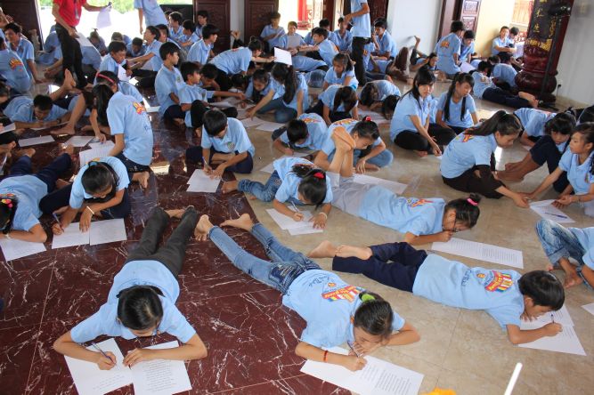 Khánh Hòa: ĐĐ. Thích Lệ Minh và pháp thoại “Tình thương” tại khóa tu “Ơn nghĩa sinh thành”