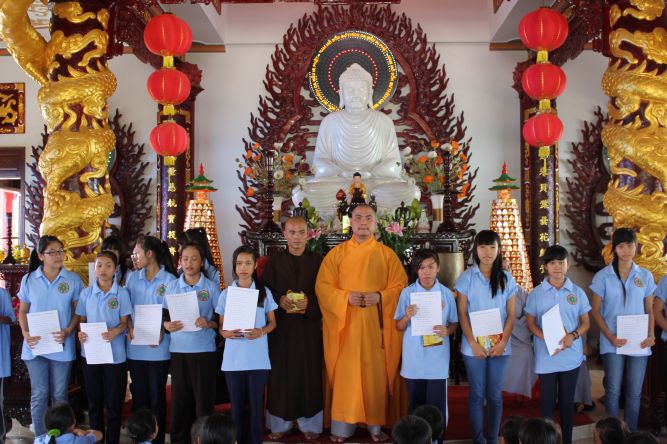 Khánh Hòa: ĐĐ. Thích Lệ Minh và pháp thoại “Tình thương” tại khóa tu “Ơn nghĩa sinh thành”