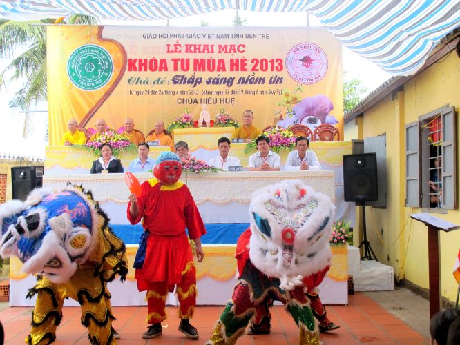 Bến Tre: Khai mạc khóa tu mùa hè “Thắp sáng niềm tin”