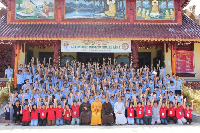 Khánh Hòa: ĐĐ. Thích Lệ Minh và pháp thoại “Tình thương” tại khóa tu “Ơn nghĩa sinh thành”