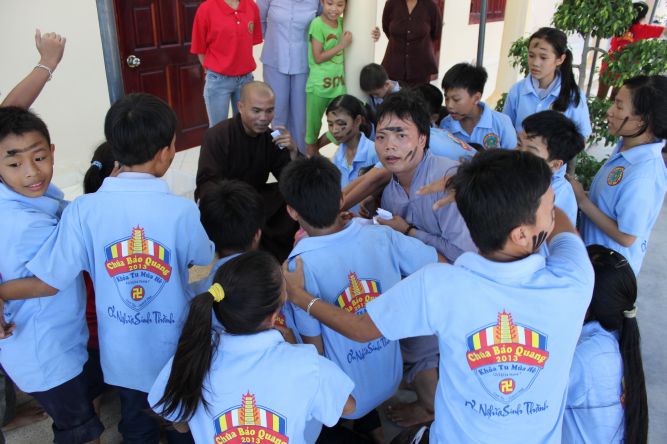 Khánh Hòa: Chùm ảnh vui nhộn hành trình về nguồn khóa tu mùa hè “Ơn nghĩa sinh thành”