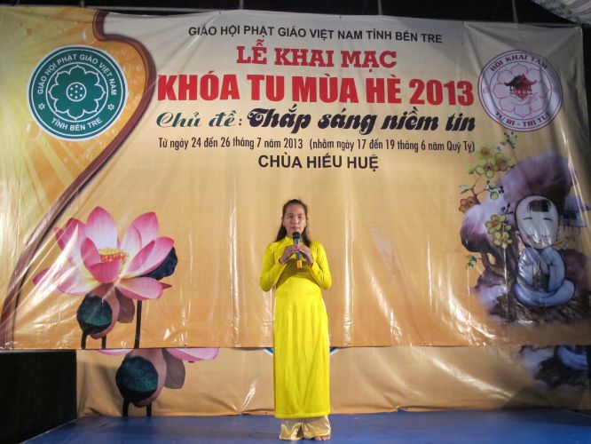 Bến Tre: Sôi động đêm thi thời trang, văn nghệ tại khóa tu “Thắp sáng niềm tin”