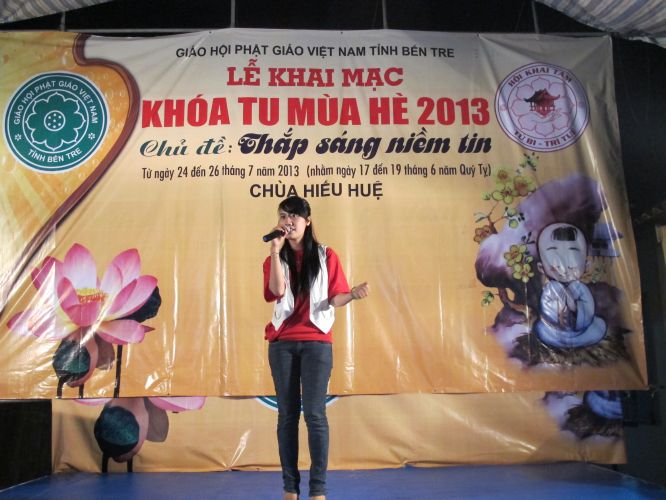 Bến Tre: Sôi động đêm thi thời trang, văn nghệ tại khóa tu “Thắp sáng niềm tin”