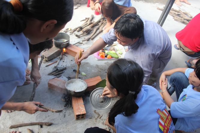 Khánh Hòa: Chùm ảnh vui nhộn hành trình về nguồn khóa tu mùa hè “Ơn nghĩa sinh thành”
