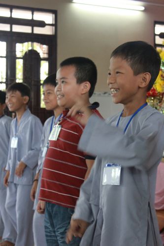 Long An: Bài học đầu tiên khi người Phật tử đến chùa tại khóa tu “Sống và Khát Vọng”